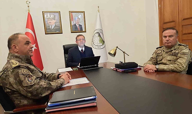 Kars'ta vali Polat başkanlığında asayiş ve güvenlik toplantısı yapıldı