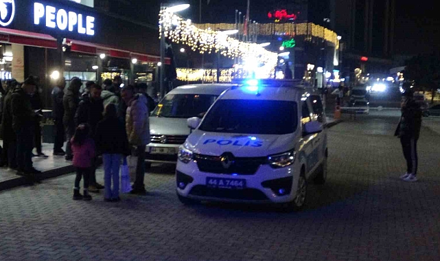 Malatya'da Bıçaklı Kavga: 2 Genç Yaralandı, 1 Gözaltında