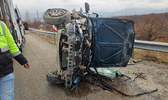 Malatya'da devrilen araç kağıt gibi dağıldı