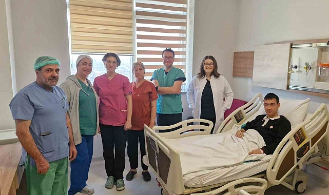 Manisa'da Bir İlk: 17 Yaşındaki Gence Başarılı Deri Nakli Operasyonu