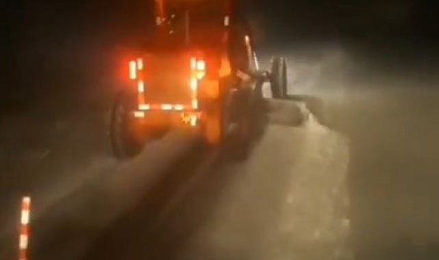 Muş'ta Yoğun Kar Yağışı Ulaşımı Felç Etti: Muş-Kulp-Diyarbakır Yolu Kapandı