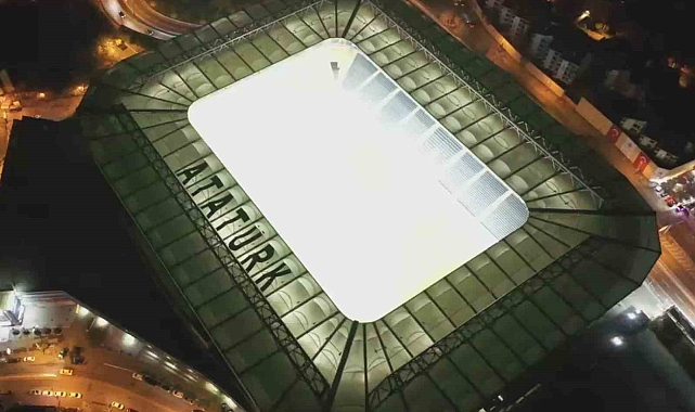Mustafa Kemal Atatürk'ün ismi Fenerbahçe stadına yazılıyor