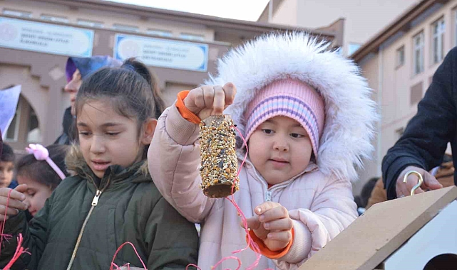 Öğrenciler, kuşlar için sıcak yuvalar hazırladı