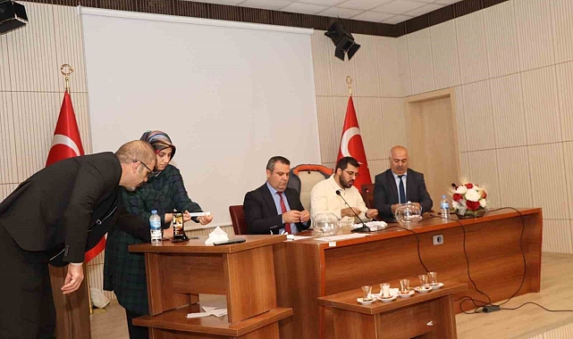 Oltu'da işsizlikle mücadele projesi kapsamında Oltu'da 75 kişi işe alındı