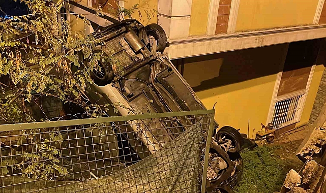 Park halindeki araç bahçeye uçtu