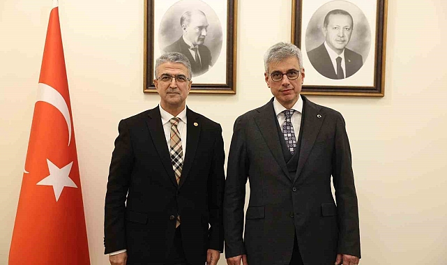 Posof'ta Yaşamı Felç Eden Kar Yağışı ve Sis