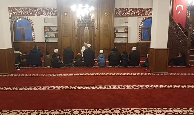 Sabah Namazında Birlik ve Beraberlik; Aralık’ta Gençler Camiyle Buluştu