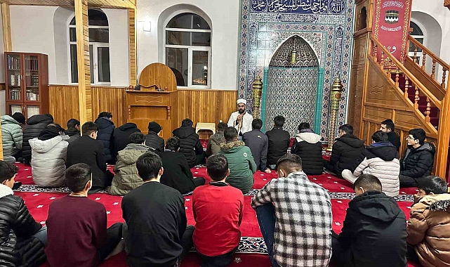 Taşlıçay'da Gençlerle Sabah Namazı Buluşması Yoğun İlgi Gördü