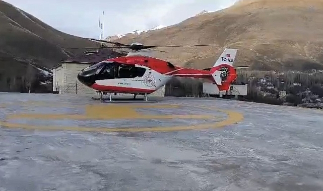 Van'da Gebe Kadın, Helikopter Ambulansla Yaşam Mücadelesine Taşındı