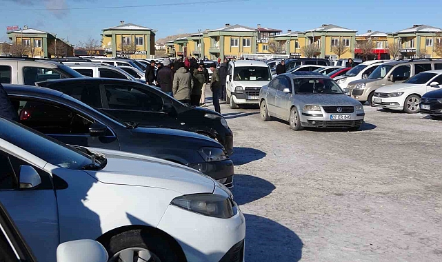 Van'da İkinci El Oto Pazarında Durgunluk: Alıcı ve Satıcı Bekliyor