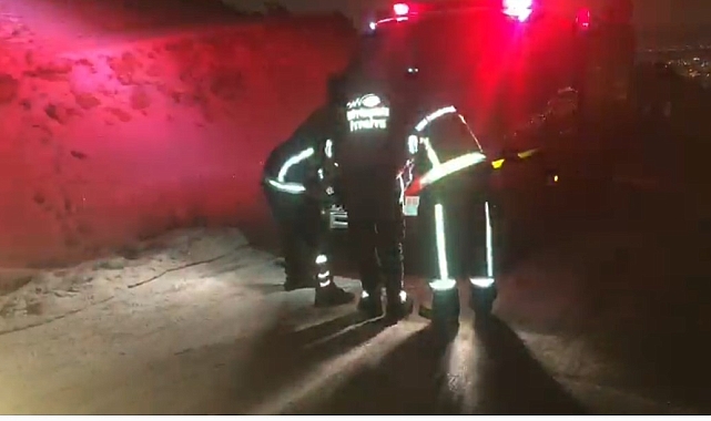 Van'da Yaşanan Korku Anları: 3 Araç Şarampole Düştü