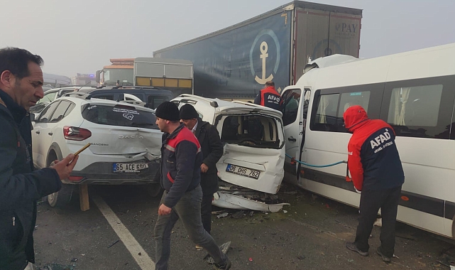 Van'daki iki ayrı zincirleme trafik kazasına 35 araç karıştı