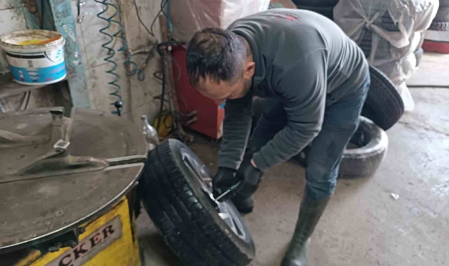 Yurt genelinde lastikçilerde 'kış lastiği' yoğunluğu yaşanıyor