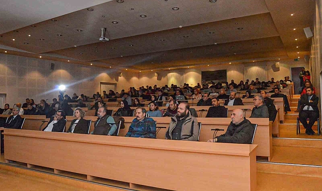 Ziraat Fakültesi ev sahipliğinde düzenlenen etkinlikte Dünya Toprak Günü kutlandı