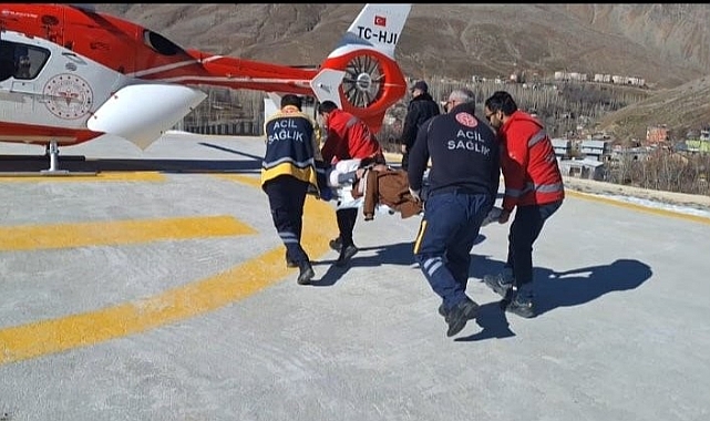 28 yaşındaki hasta, ambulans helikopterle Van'a sevk edildi