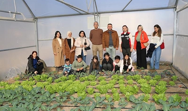 Adana'da Minik Eller, Büyük Bir Proje Yaratıyor: Hocallı Türk Kadınlar Birliği Ortaokulu'nda Hayat Bulunan Okul Çiftliği
