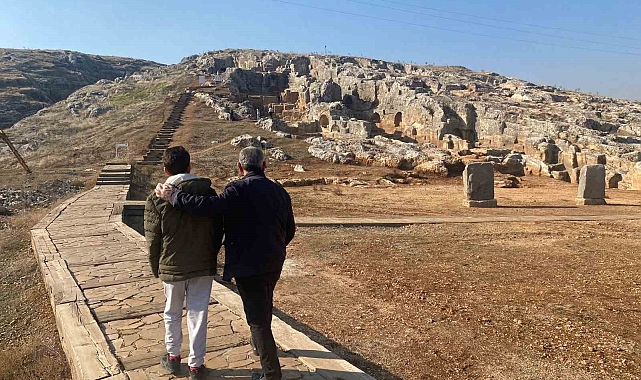 Adıyaman'da Sıcaklık Yükseldi, Perre Antik Kenti Ziyaretçi Akınına Uğradı