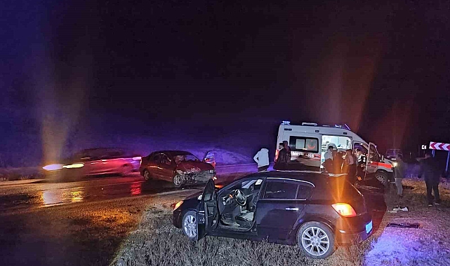 Afyonkarahisar'da Korkunç Kaza: 8 Kişi Yaralandı