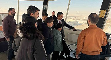 Ağrı'da Çocukların Hayalleri Kanatlanıyor: "Bir Hayalim Var" Projesi ile Havalimanı Ziyaretinde Unutulmaz Anlar