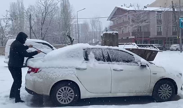 Ağrı'da Kar Yağışı Hayatları Zorlaştırdı