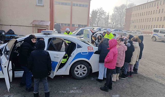Ağrı'da Minik Vatandaşlara Polislik Mesleği Tanıtıldı