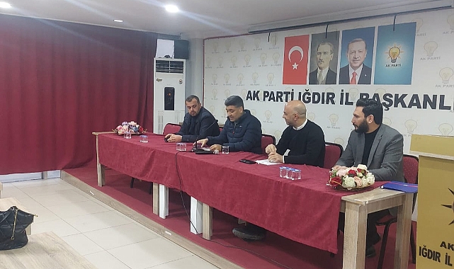 AK Parti Iğdır İl Başkanı Ali Kemal Ayaz Kongrelerin Ardından Yönetimle Toplantı Yaptı
