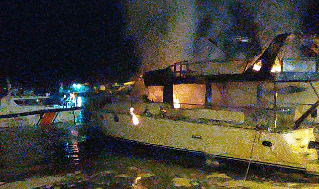 Alanya'da Lüks Yat Faciası: Şahmeran Alev Alev Yandı