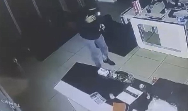 Ardahan'da Akılalmaz Hırsızlık: 12 Yıllık Firari, Güvenlik Kamerasını Aldattı Ama Yakalandı