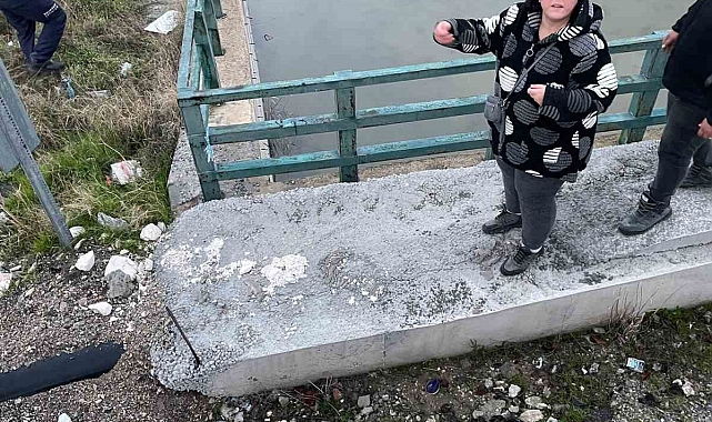 Ayvalık'ta Minik Bir Canın Kurtuluş Hikayesi: Mahsur Kalan Kedi, İtfaiyenin Sayesinde Hayata Tutundu