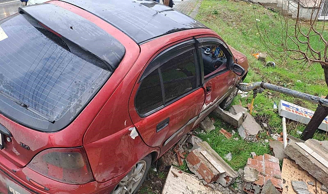 Balıkesir'de Yağışlı Havada Meydana Gelen Kaza Paniğe Neden Oldu