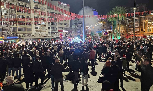 Bandırma 2025 yılına coşkuyla merhaba dedi
