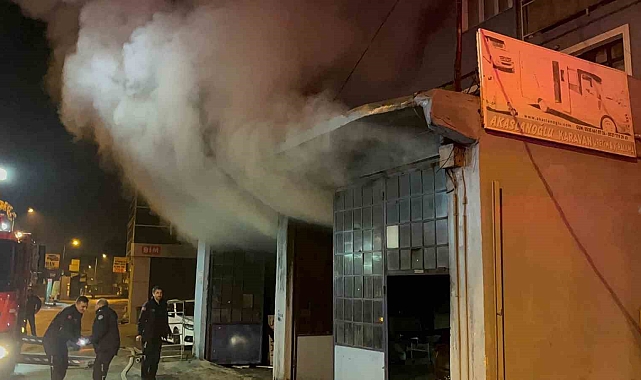 Bursa'da Büyük Yangın: Oto Galeri Küle Döndü, Sabotaj Şüphesi