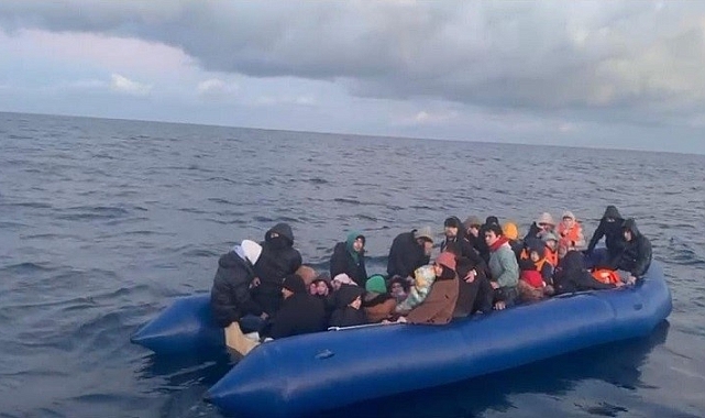 Çanakkale'de Dramatik Kurtarma: 46 Kaçak Göçmen Yaşamla Buluştu