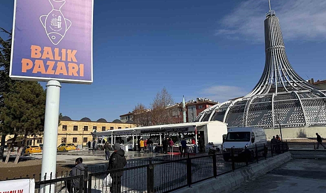 Çorum'da Tarihi Şehir Meydanı Canlanıyor: Balıkçılar Yeni Yuvalarında