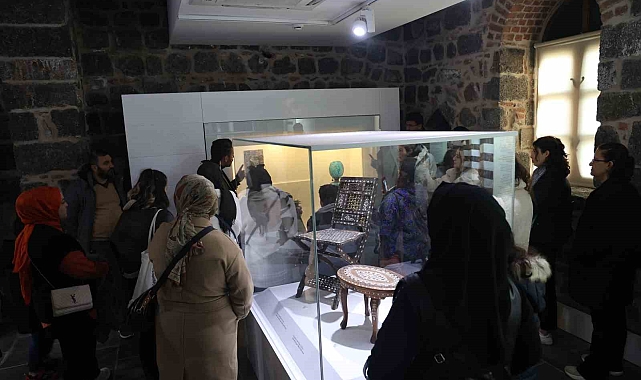 Diyarbakır Müzesi'ndeki Ayna: Geçmişten Günümüze Uzanan Bilgelik