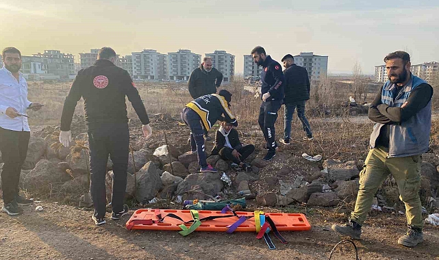 Diyarbakır'da Korkunç Kaza: 3 Kişi Ağır Yaralı, Kaza Anı Kamerada