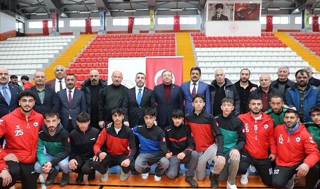 Diyarbakır'da Yeni Yılın İlk Dakikalarında Şaşırtıcı Baskın: 32 Kişiye Ceza, 5 Gözaltı