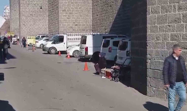 Diyarbakır'ın turistik yerlerini değnekçiler işgal etti