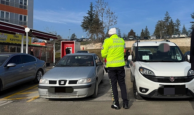Engelliler için park yerlerine ve rampalara park eden 24 sürücüye ceza yazıldı
