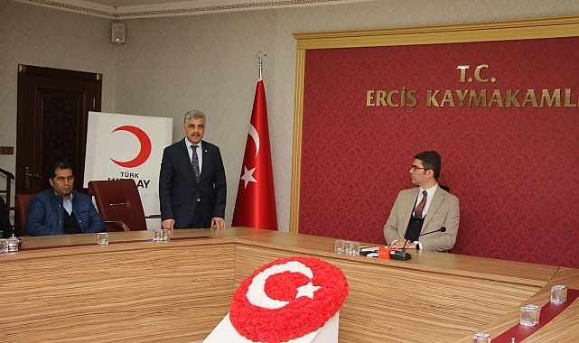 Erciş'te Kan Bağışçılarına Plaket ve Madalya Töreni