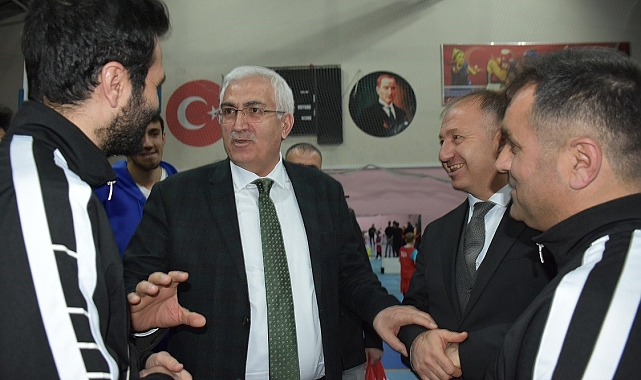 Erzurum Gençlik Spor, Play-Off'a Giderken Milletvekili'nden Tam Destek