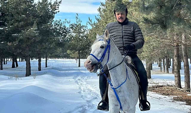 Erzurum Vali'si Mustafa Çiftçi, Kış Sporları Başkenti'nde Atla Kar Safarisine Katıldı