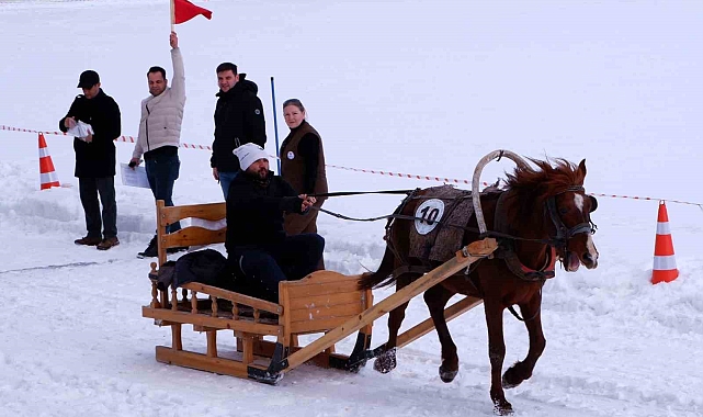 Erzurum'da Atlı Kızak Şöleni Coşkuyla Gerçekleştirildi