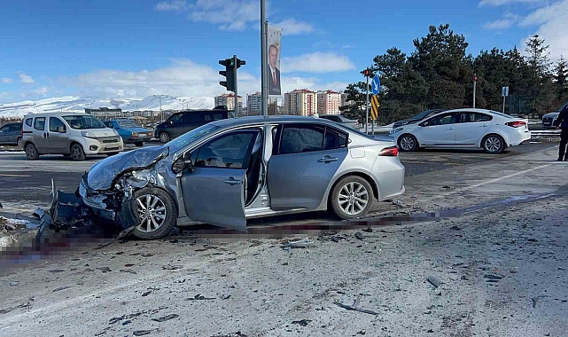 Erzurum'da Korkunç Kaza: 6 Kişi Yaralandı