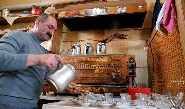 Erzurum'da Sıcak Bir Kucaklama: Dua ile Servis Edilen Çay