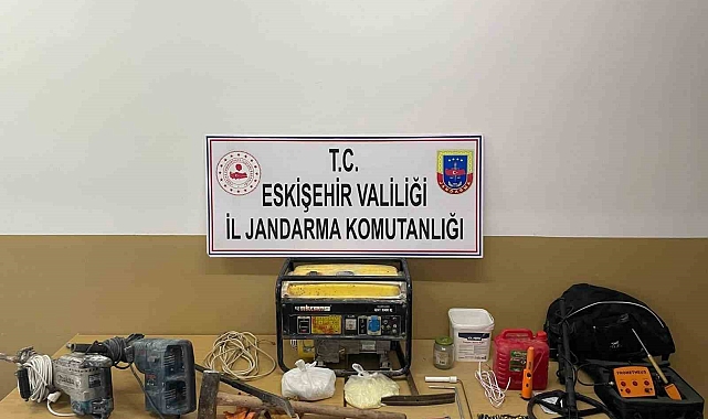Eskişehir'de Kaçak Kazıya Büyük Darbe! 2 Şüpheli Yakalandı