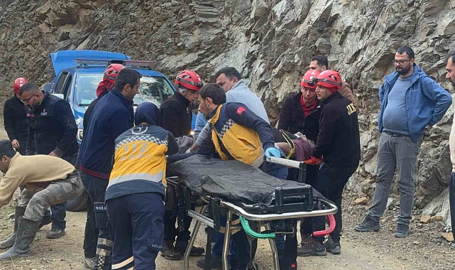 Fethiye'de Motosiklet Kazası: Sürücü Dereye Uçtu, JAK Kurtardı