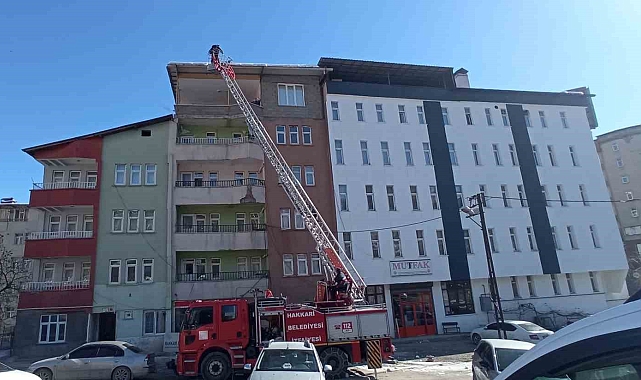 Hakkari'de Buz Tehlikesi: Ekipler Harekete Geçti