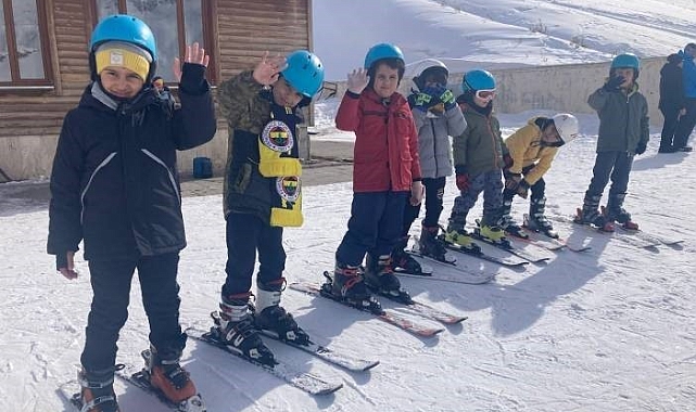 Hakkari'de geleceğin kayakçıları yetiştiriliyor