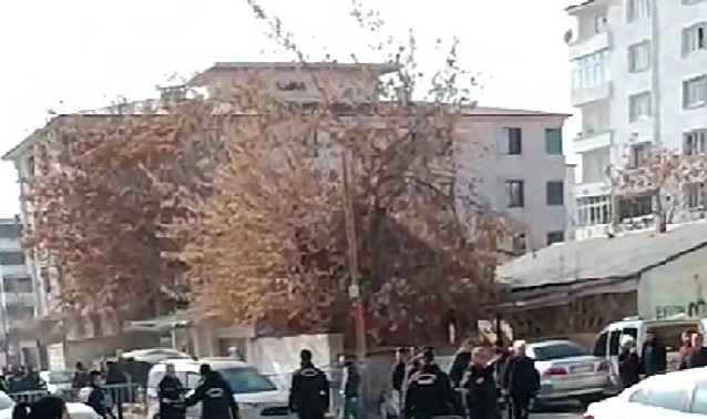 Iğdır Adliyesi Önünde Kavga!